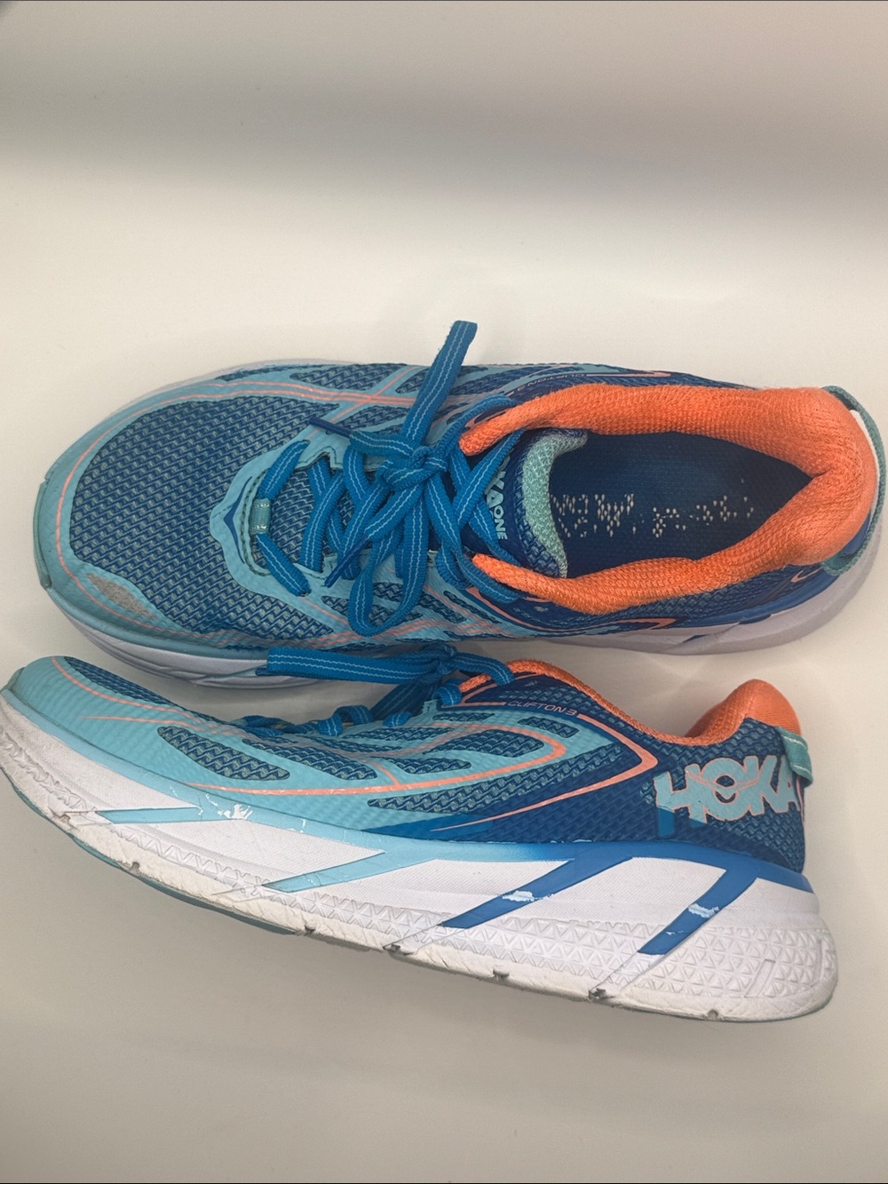 Hoka One One Clifton 3 - Women’s size 6
